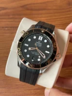 OMEGA Seamaster 300m diving watch automatic mechanical movement Master Chronometer 42mm black dial stainless steel case rubber - Image 2