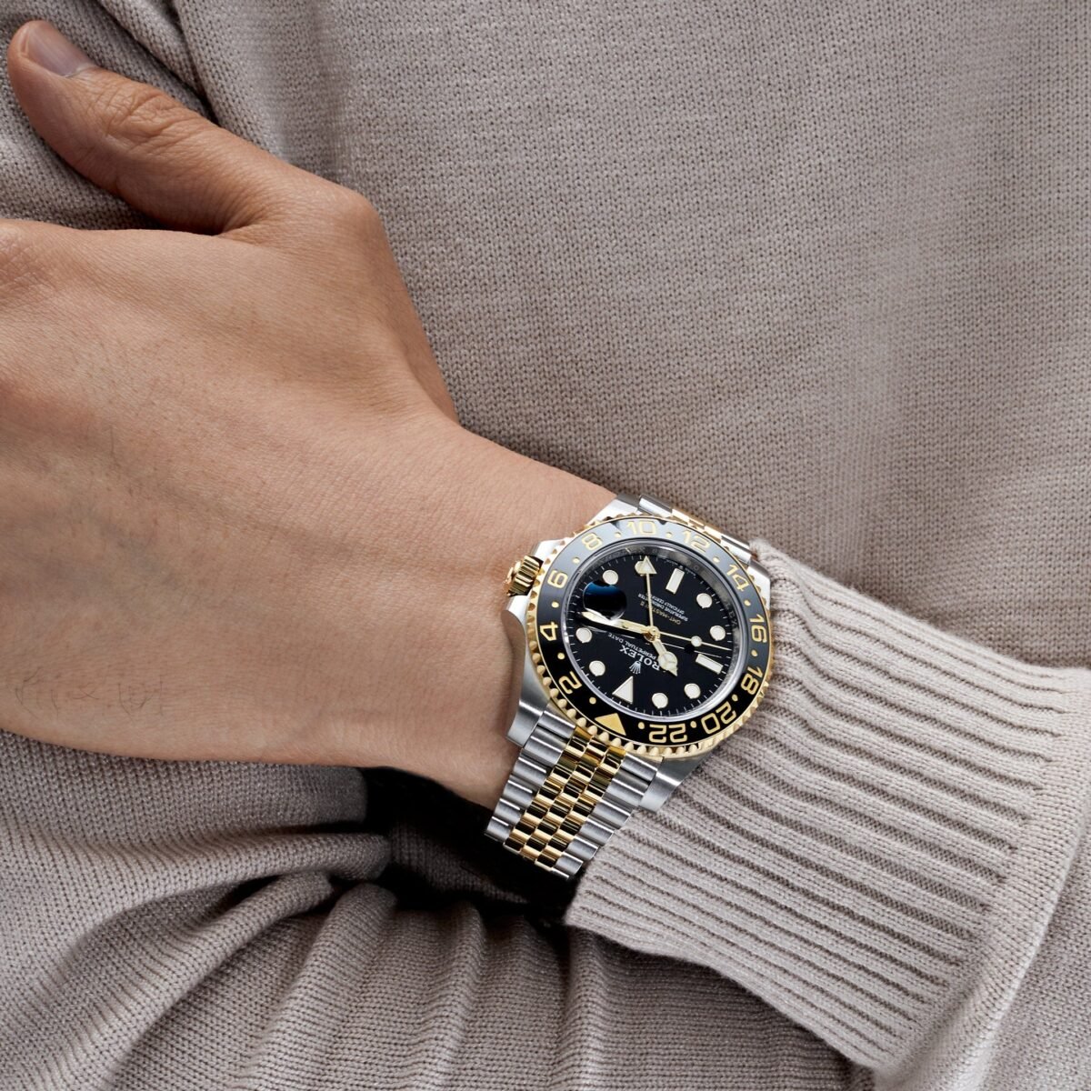 2025 Watch GMT-Master II 126713GRNR Stainless Steel Yellow Gold Black Dial Jubilee (2024) - Image 2