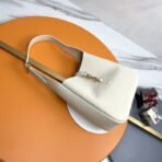 LE 5 ?? 7 SUPPLE SMALL IN GRAINED LEATHER - Image 9