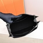 NIKI SHOPPING IN VINTAGE LEATHER - Image 12