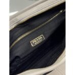 Prada Re-Edition 2002 small leather shoulder bag - Image 10