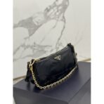 Prada Re-Edition 2002 medium leather shoulder bag - Image 8
