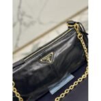 Prada Re-Edition 2002 medium leather shoulder bag - Image 5