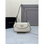 Small leather shoulder bag - Image 9