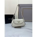 Small leather shoulder bag - Image 7