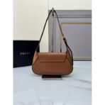 Small leather shoulder bag - Image 7