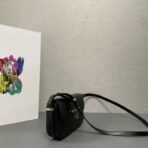 Leather shoulder bag - Image 7