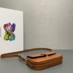 Leather shoulder bag - Image 5