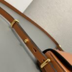 Leather shoulder bag - Image 4