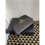 Prada Embl??me Saffiano shoulder bag - Image 5