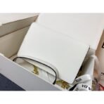 Saffiano leather shoulder bag - Image 6