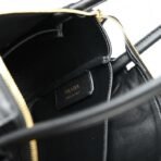 Medium leather handbag - Image 3