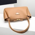 Medium leather handbag - Image 4