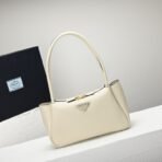 Medium leather handbag - Image 9