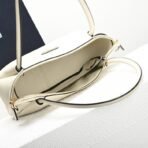 Medium leather handbag - Image 13