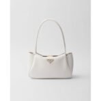 Medium leather handbag