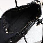 Large leather handbag - Image 9