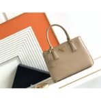 Medium Prada Galleria ombr?? Saffiano leather bag - Image 9