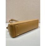 Large leather tote bag with zipper closure - Image 4