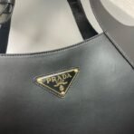 Prada medium leather tote bag - Image 10