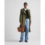 Prada medium leather tote bag - Image 12