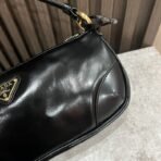 Prada Re-Edition 2002 small leather shoulder bag - Image 3