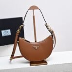 Prada Arqu?? leather shoulder bag - Image 9