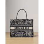 Medium Dior Book Tote bag - Image 5