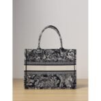 Medium Dior Book Tote bag - Image 12