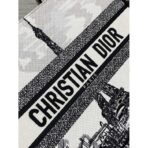 Medium Dior Book Tote bag - Image 10