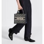 Small Diro Book Tote bag - Image 11