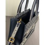 Medium Dior Book Tote bag - Image 5