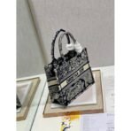 Small Diro Book Tote Cowhide  bag - Image 10