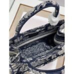 Small Diro Book Tote Cowhide  bag - Image 5