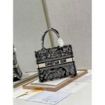 Small Diro Book Tote Cowhide  bag - Image 12