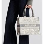 Medium Dior Book Tote bag - Image 11