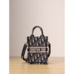 Mini vertical Book Tote bag - Image 9