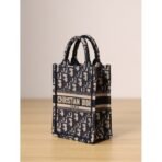 Mini vertical Book Tote bag - Image 5