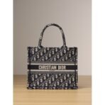 Small Diro Book Tote bag - Image 9