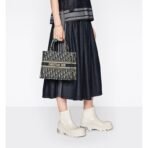 Small Diro Book Tote bag - Image 11