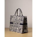 large Diro Book Tote bag - Image 8