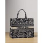 large Diro Book Tote bag - Image 8