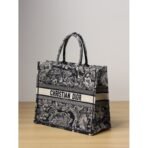 large Diro Book Tote bag - Image 7