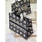 Medium Dior Book Tote bag - Image 10