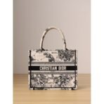 Small Diro Book Tote bag - Image 9