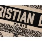 Small Diro Book Tote bag - Image 4