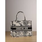 Medium Dior Book Tote bag - Image 8