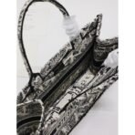 Medium Dior Book Tote bag - Image 6