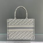 Medium Dior Book Tote bag - Image 5