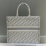 large Diro Book Tote bag - Image 5